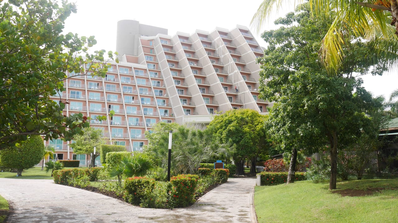 Hotelansicht vom Garten aus Blau varadero - Adults only