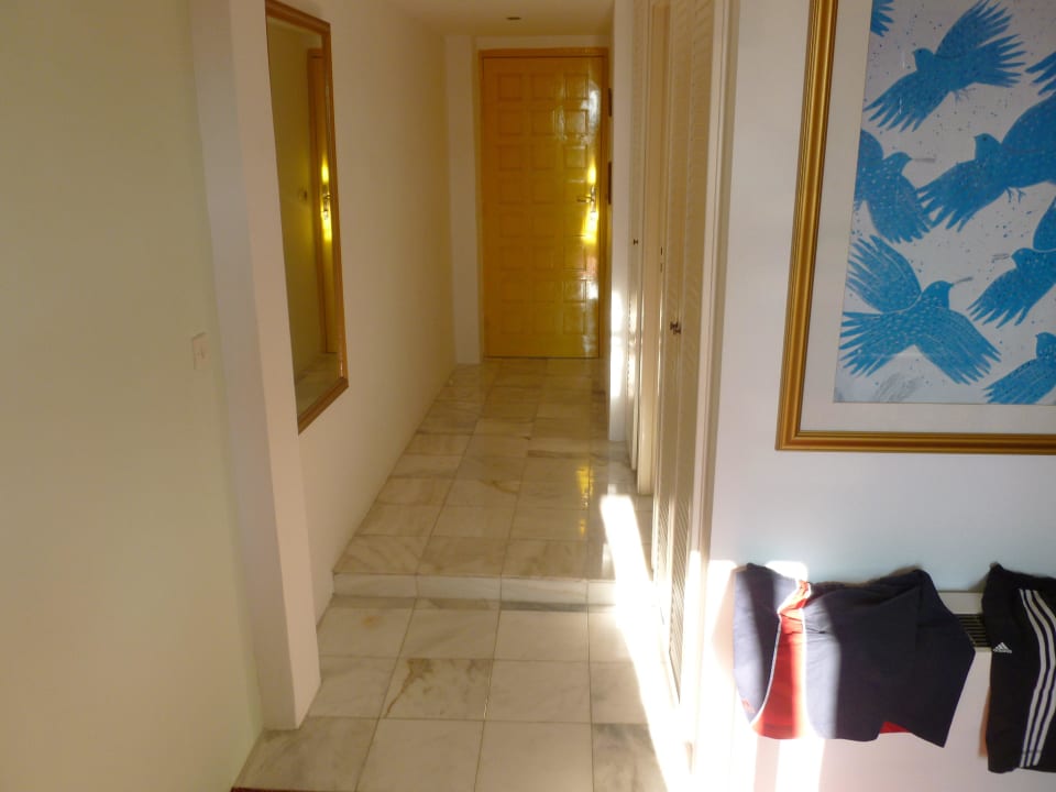 ZIMMERFLUR MIT STOLPERGEFAHR Dionysos Hotel