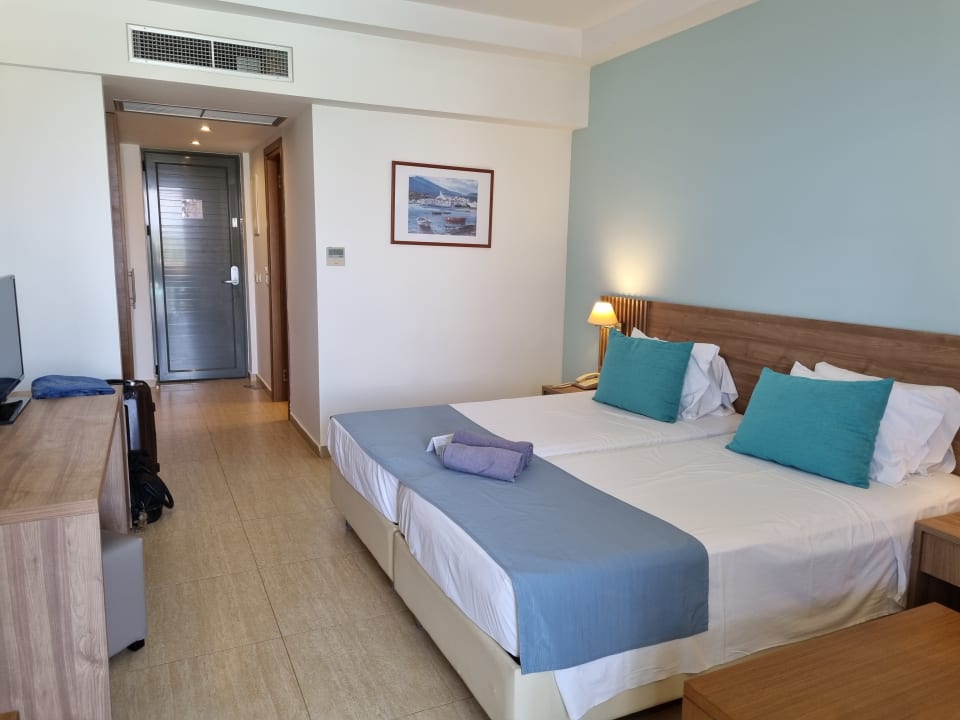Zimmer Asterias Beach Resort