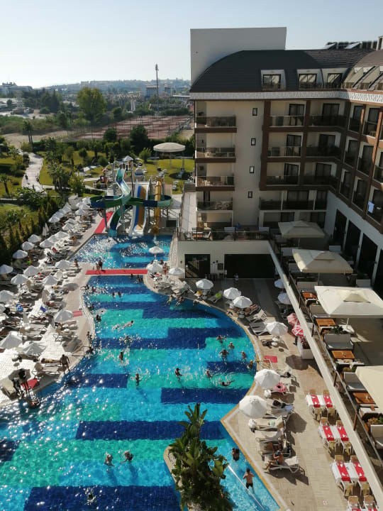 Pool Glamour Resort & Spa