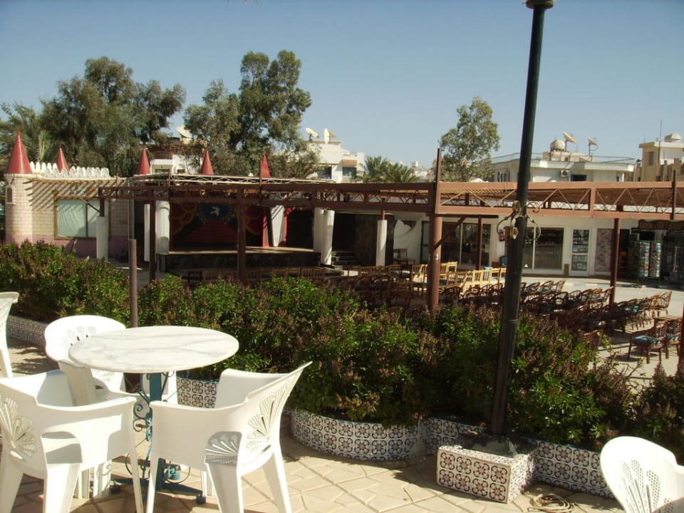 Blick zur 2ten Aktionbühne  Albatros Sharm Resort