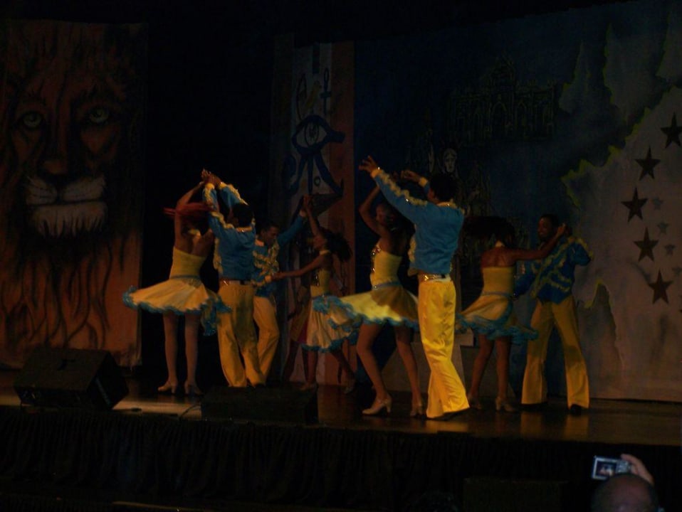 Tolle Abendshows Grand Palladium Punta Cana Resort & Spa