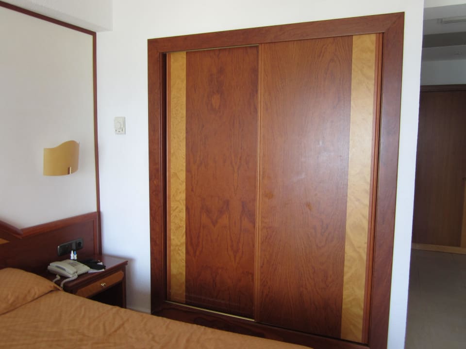 Großer Schrank mit Safe CM Playa del Moro