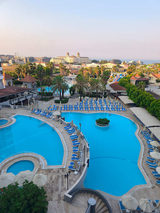 Pool Serenis Hotel