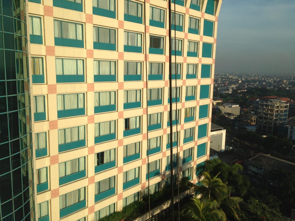 Rechte seite des Hotels Hotel Ciputra Jakarta