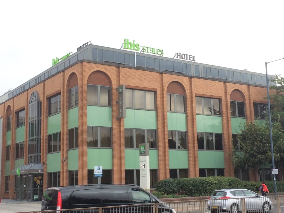 Ibis Styles LHR ibis Styles London Heathrow Airport