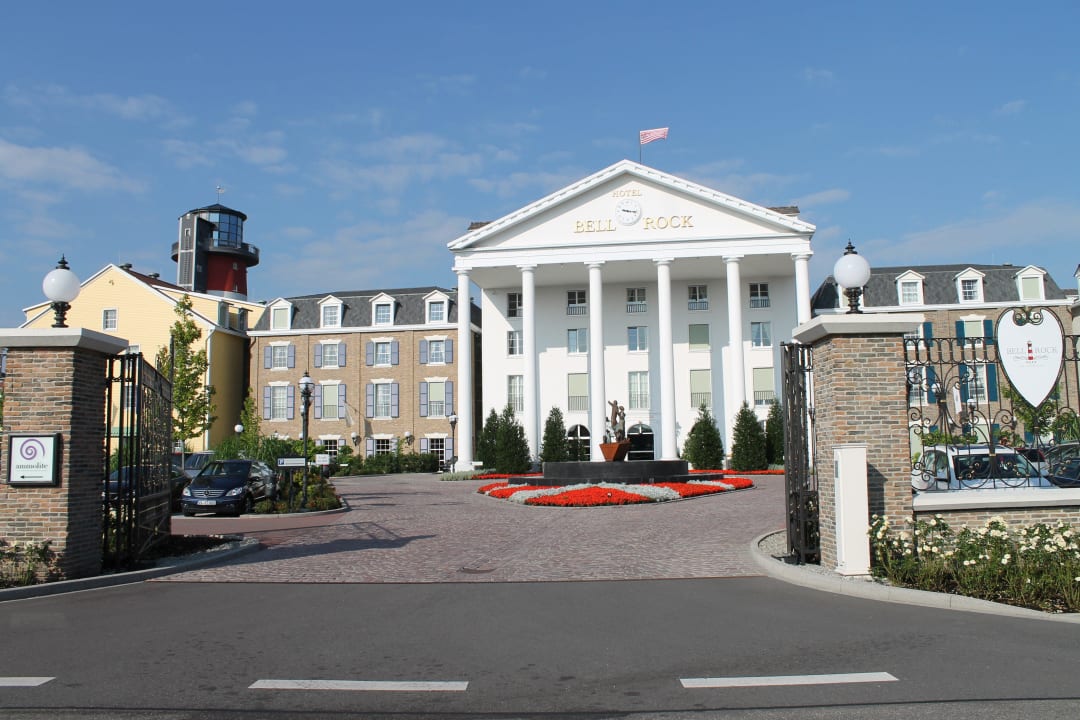 Einfahrt.  "Bell Rock" - ein Traumhotel Hotel Bell Rock Europa-Park