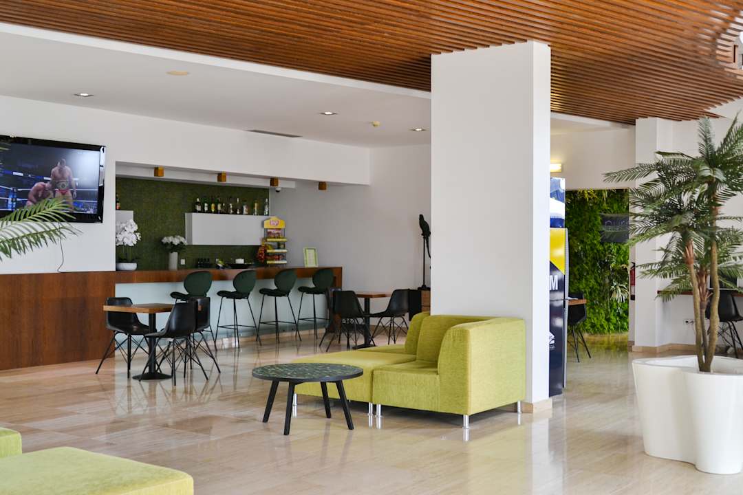 Lobby Vitors Village