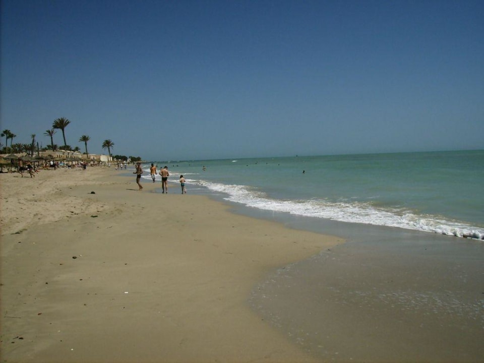 Schöner sauberer Strand. Zita Beach Resort