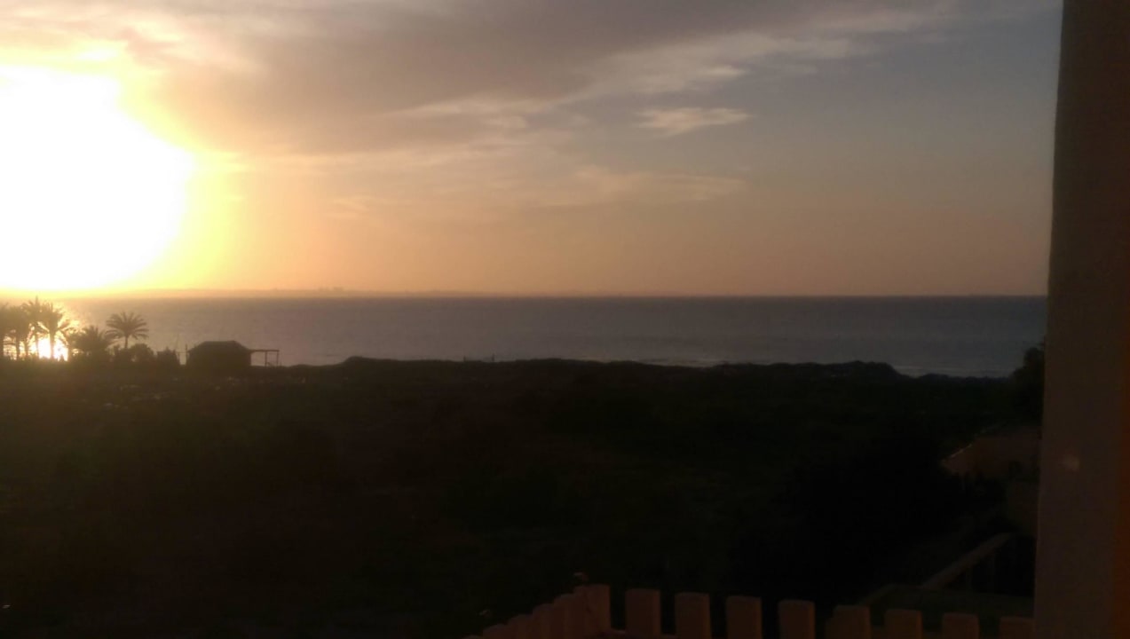 Sonnenuntergang vom Zimmer Skanes Serail Aquapark