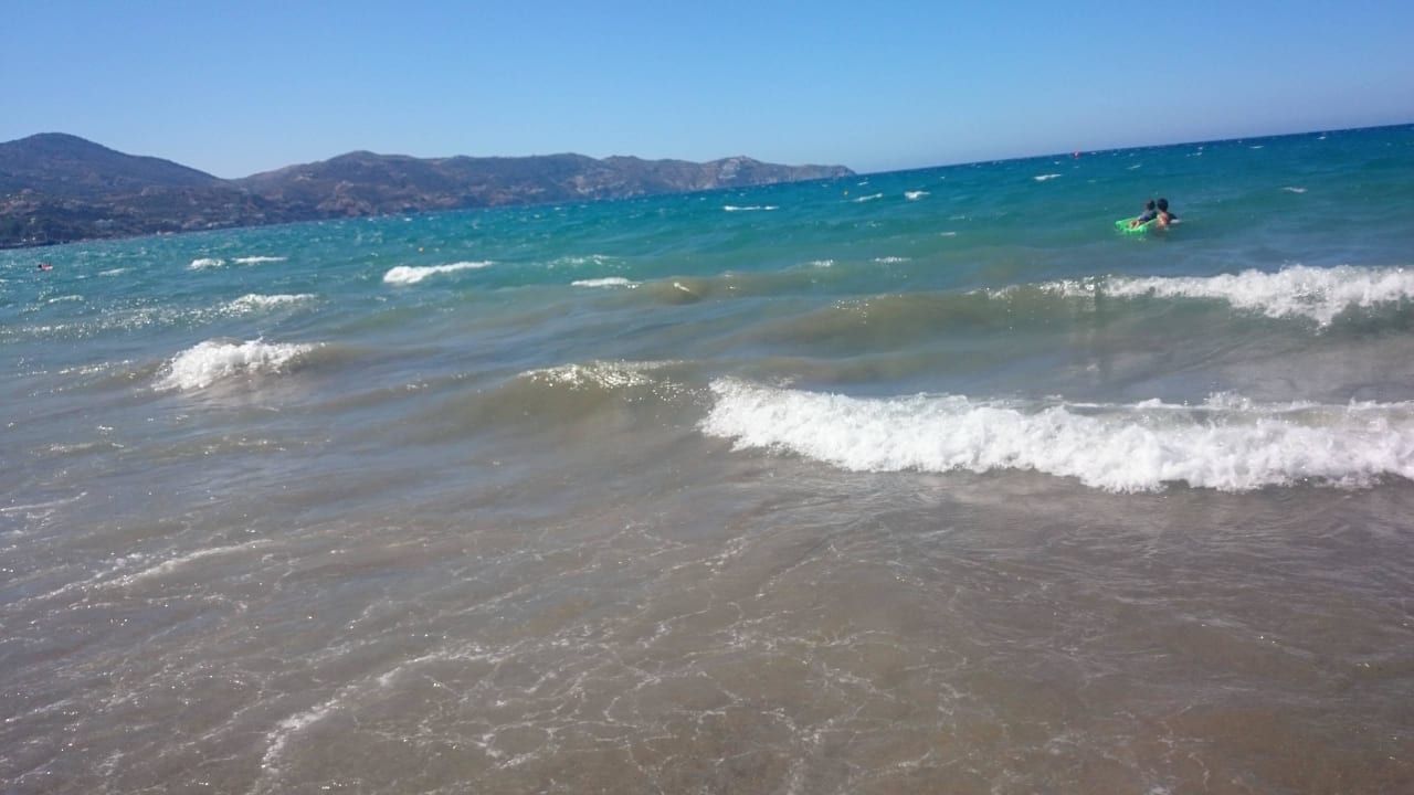 Sand Kiesstrand  Apollonia Beach Resort & Spa
