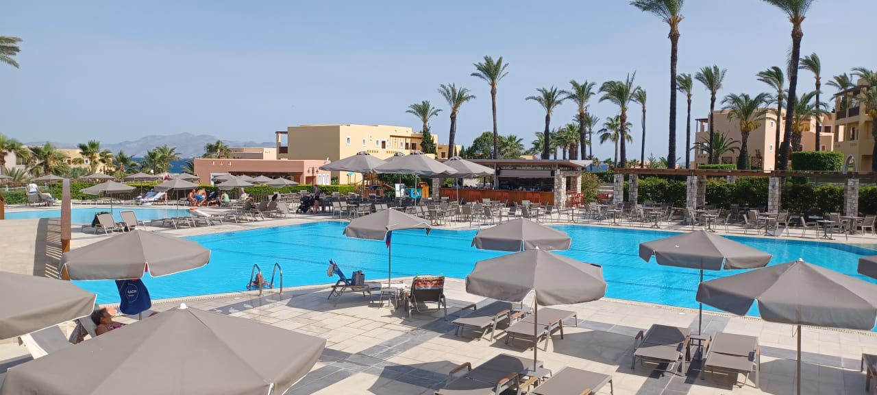 Pool Hotel Horizon Beach Resort