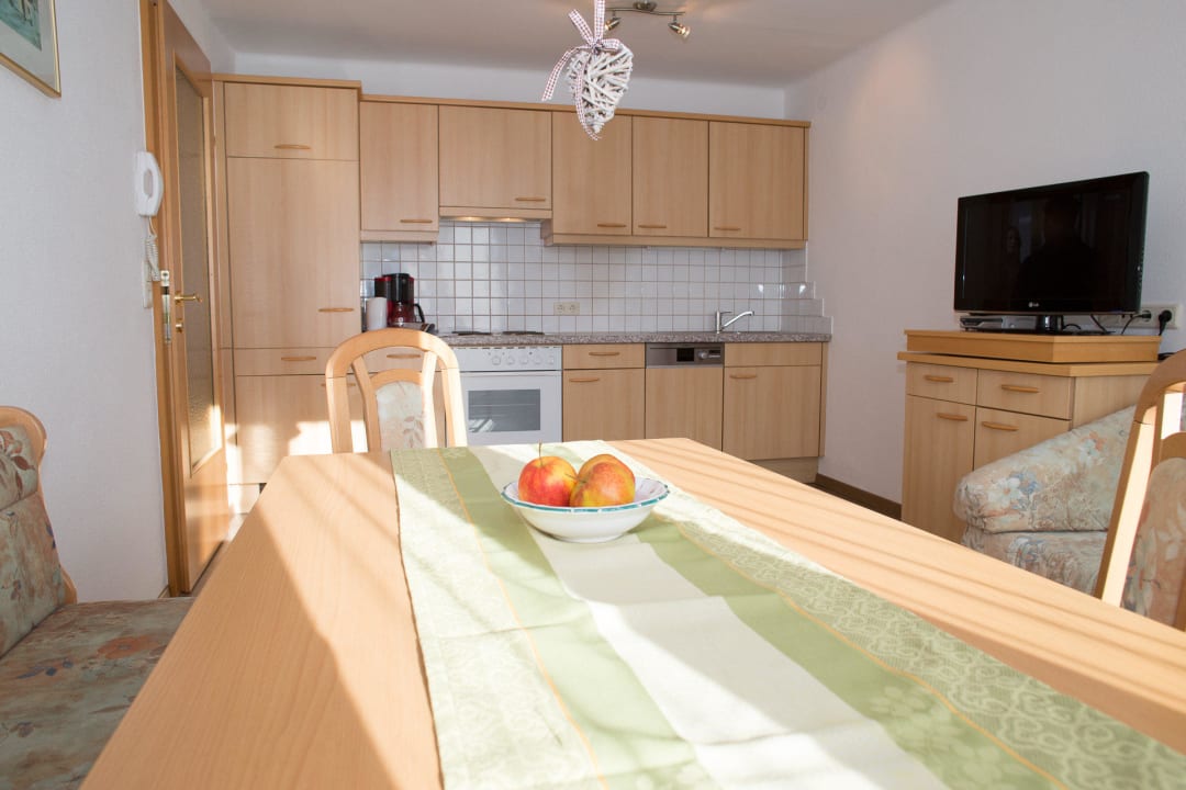 Wohnküche App. 2 Lehenriedl Chalets & Appartements