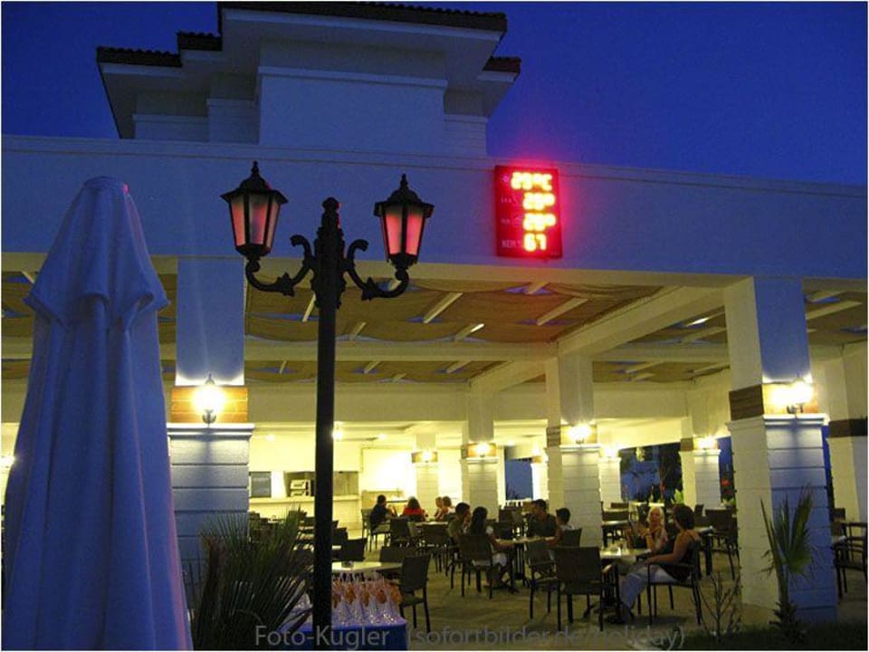 Poolbar Alba Queen Hotel