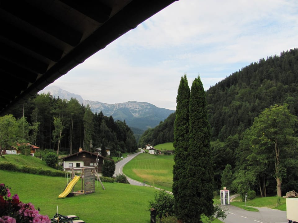 Balkonausblick zum Kehlstein Pension Meisl