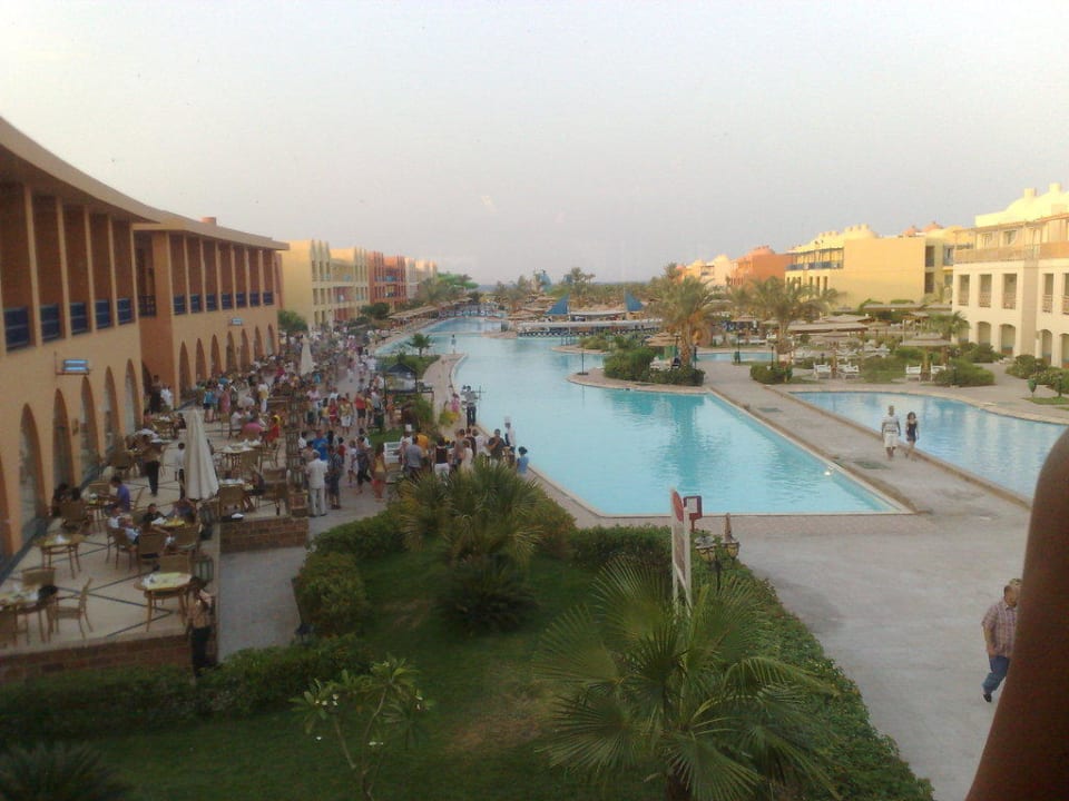 Widok z holu Titanic Beach Spa & Aqua Park