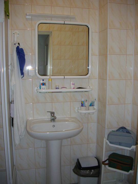 Bad war sehr sauber, geäumig und total schimmelfre Relax Inn Health & Spa