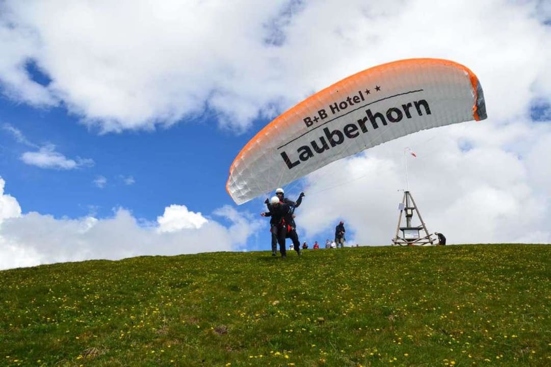 Paragliding mit Beni Hotel Lauberhorn