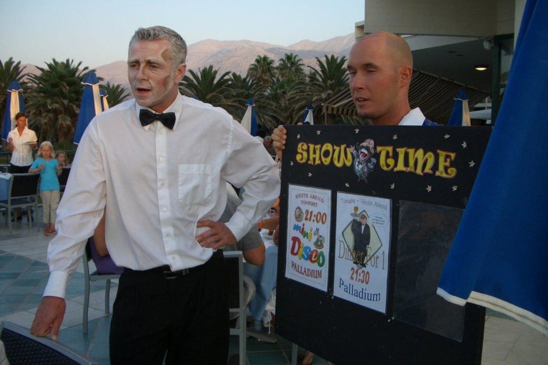 Animation auf der Terrasse Calimera Sirens Beach