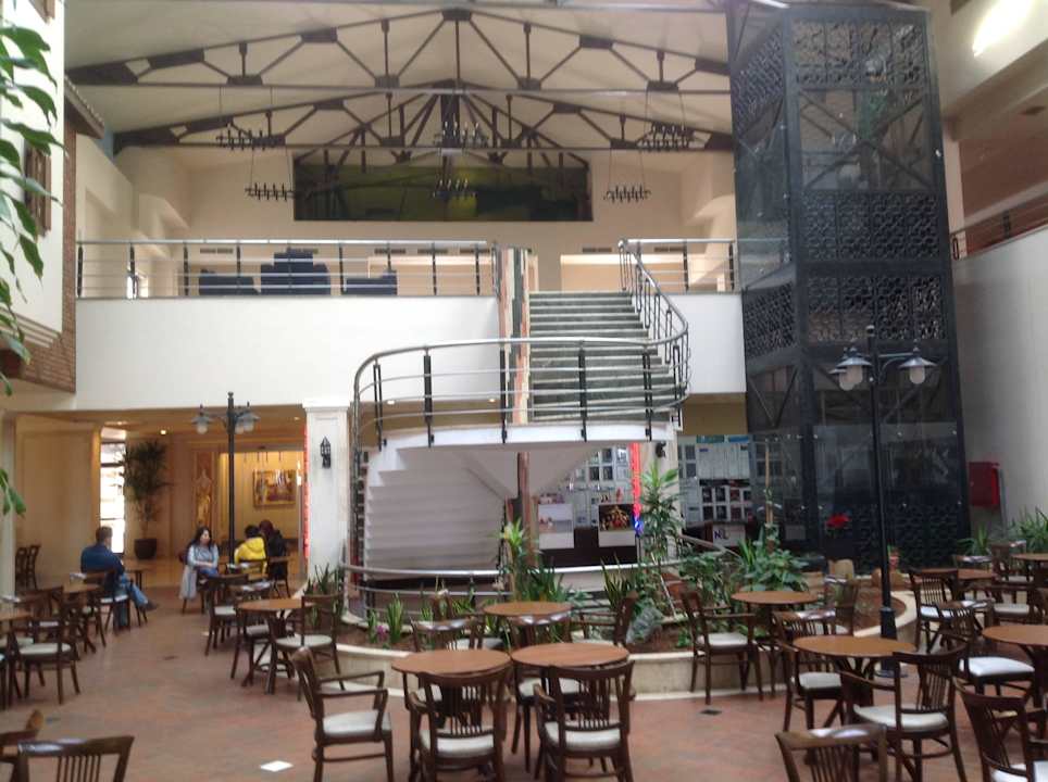 Cafee im Lobby Bereich Salamis Bay Conti Resort Hotel & Casino