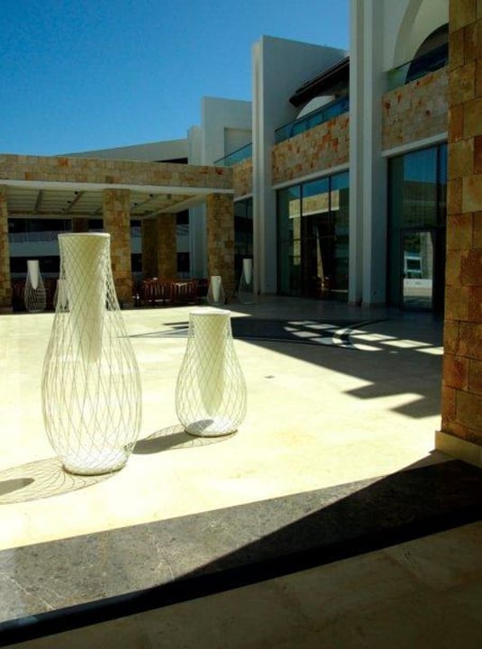 Terrasse vor Lobby Princess Andriana Resort & Spa