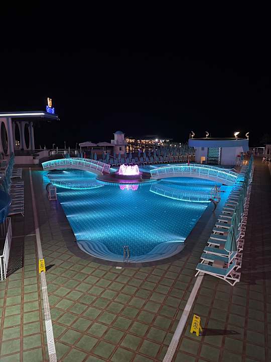 Pool Granada Luxury Beach