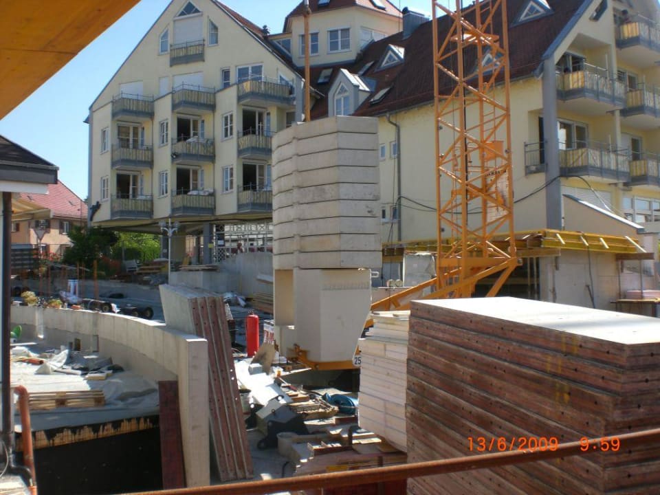 Baustelle zwischen den Häusern Hotel Traube am See