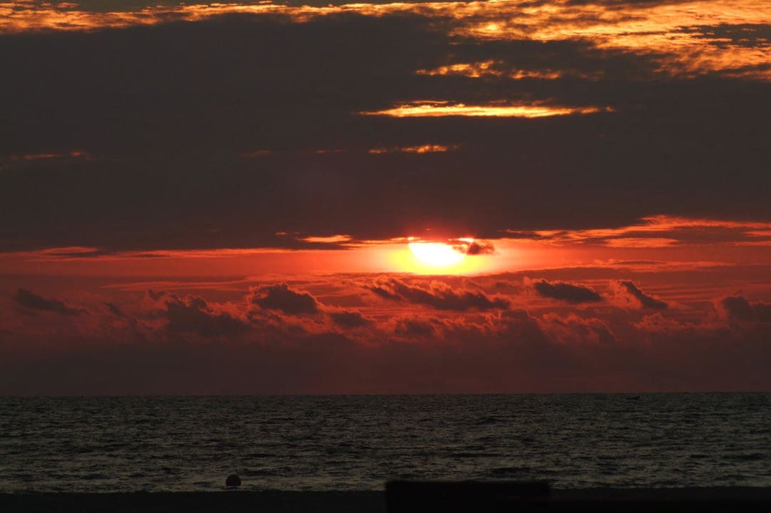 Sonnenuntergang beim Rasa Ria Resort Shangri-La's Rasa Ria Resort & Spa