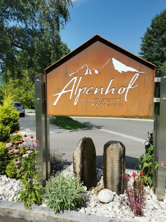 Außenansicht Alm- & Wellnesshotel Alpenhof