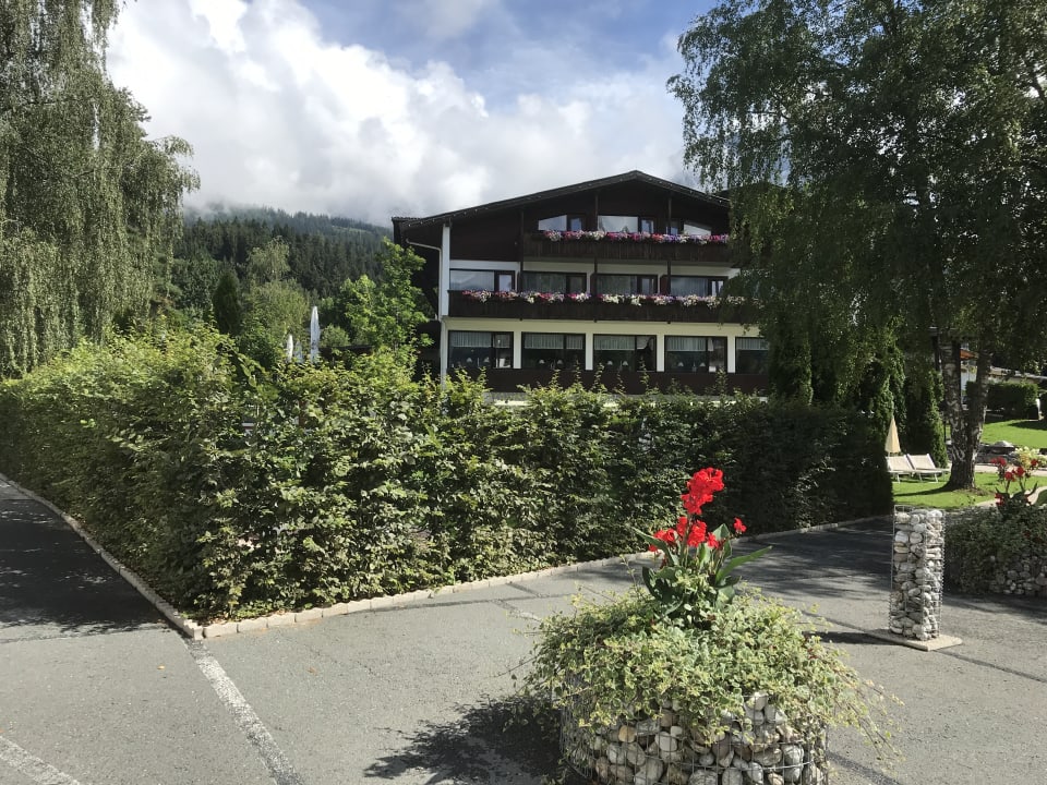 Außenansicht Garni Hotel - Das Alpin Kaiserzeit