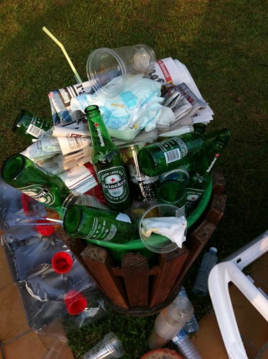 Abfallbehälter Pool Zafiro Mallorca