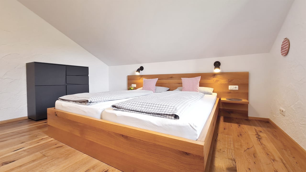 Zimmer Goldvogel Apartments