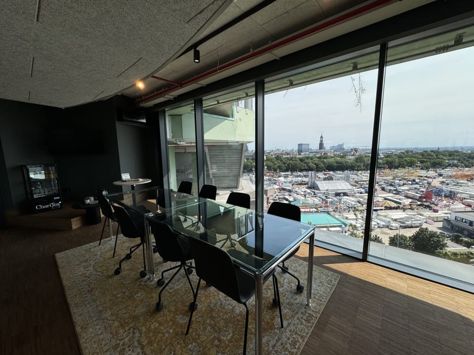 Ausblick REVERB by Hard Rock Hamburg