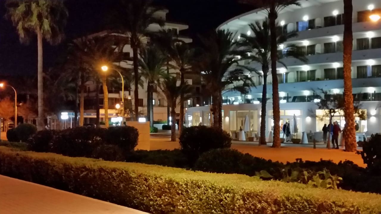 Links runter, v. Strand aus Grupotel Acapulco Playa - Adults Only