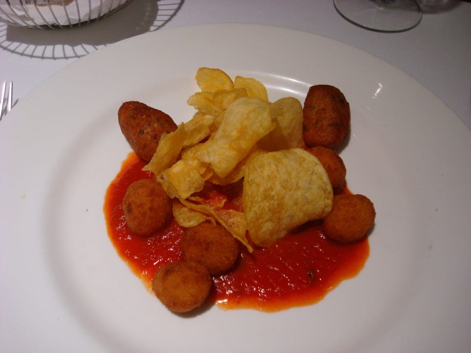 Lecker frittierte Fisch-Bällchen The Agir Springs Hotel by MedPlaya