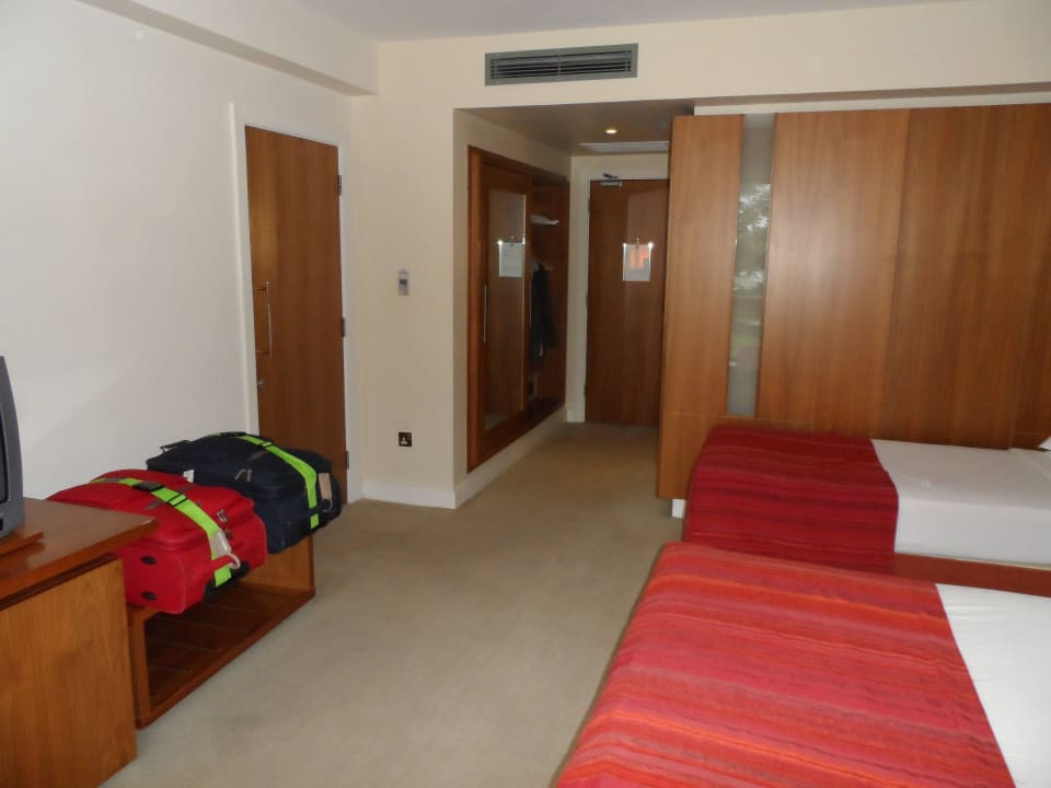 Ausreichend Platz vorhanden Manor West Hotel, Spa & Leisure Club