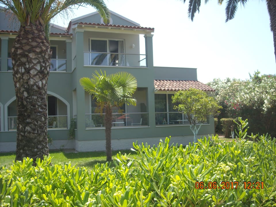 Außenansicht Acharavi Beach Hotel