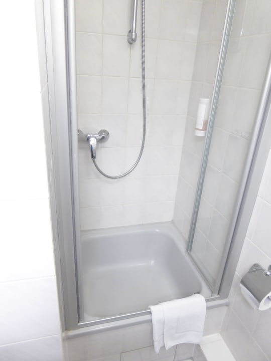 Dusche - 403 B&B HOTEL Mannheim-City