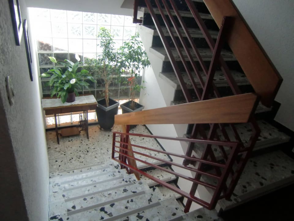 Treppenhaus - kein Aufzug Hotel Maier