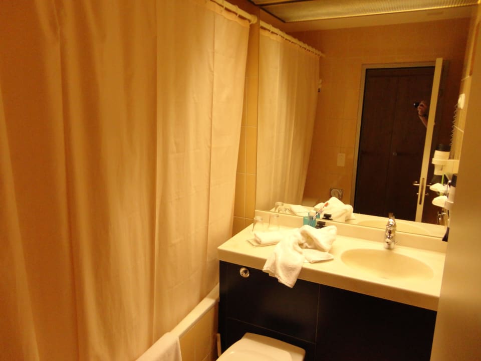 Zimmer 4008 Hotel Stay at Zurich Airport