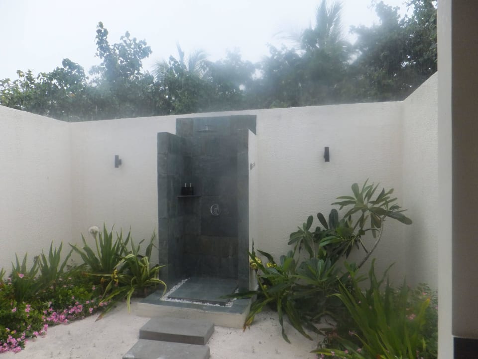 Gartendusche Furaveri Maldives