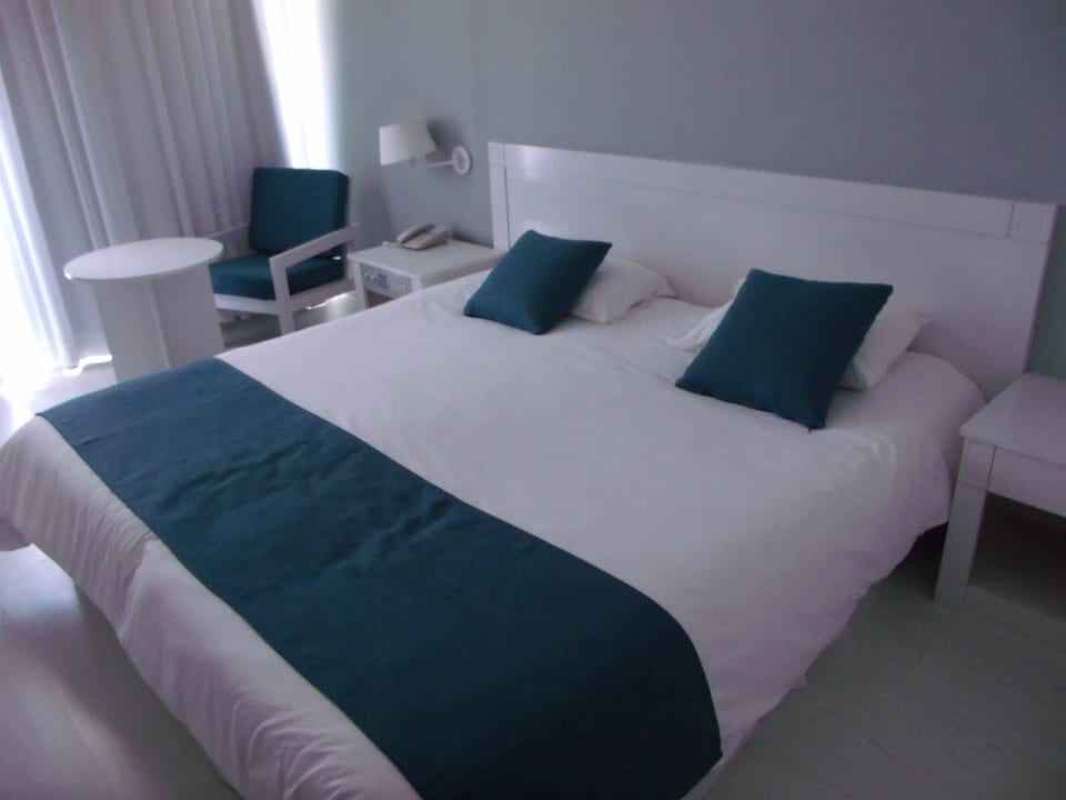 Zimmer 504 Apr. 16 Crystal Springs Beach Hotel