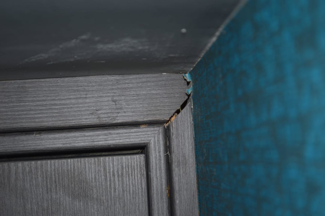 Man kann durch die Zarge schauen King Evelthon Beach Hotel & Resort