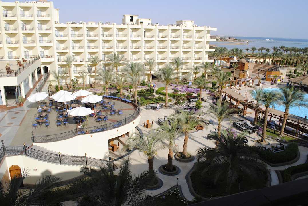 Вид с балкона, прямо Le Jardin Aqua Park Resort