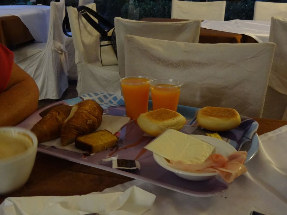 Die Schlacht am Frühstücksbuffet Hotel Garden