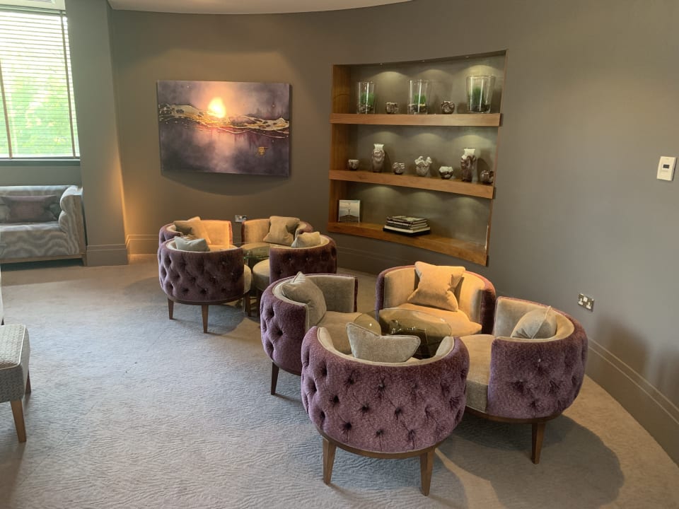 Lobby Aviator Hampshire