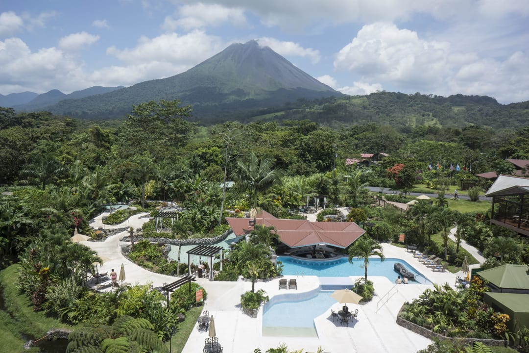 Nuestras exclusivas aguas termales Hotel Arenal Springs