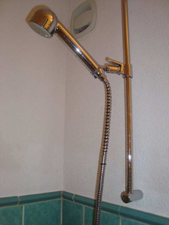 Kaputter Duschschlauch Badehotel Salina Maris – Wellness & Vintage