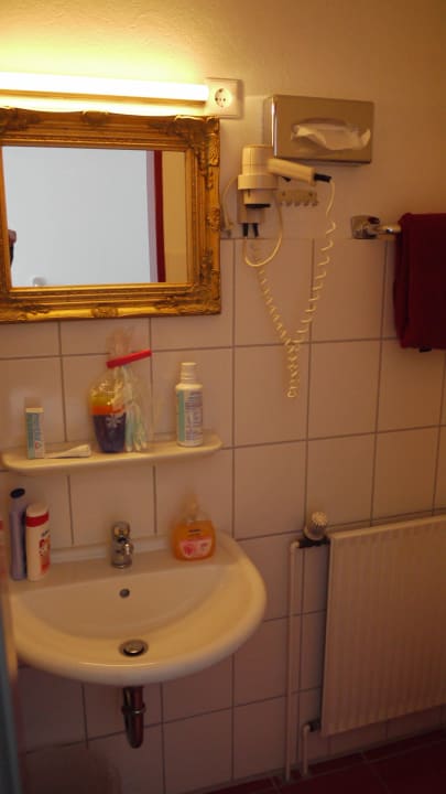 Das Bad mit Dusche Hotel Columbus & Columbus Glamping