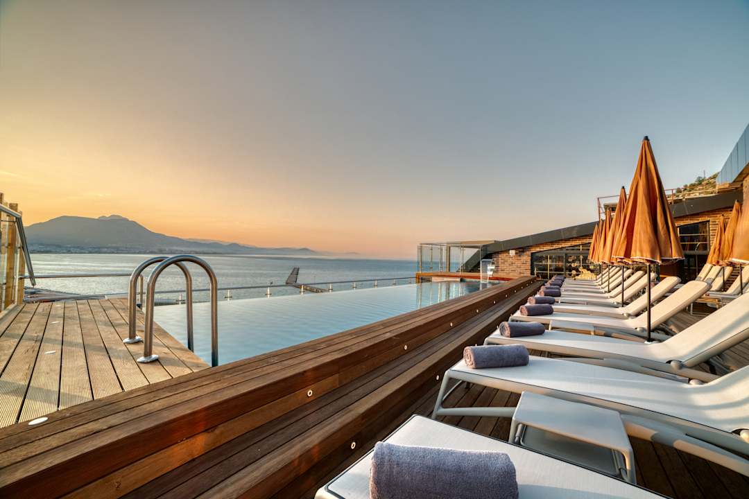 Pool Numa Port Hotel